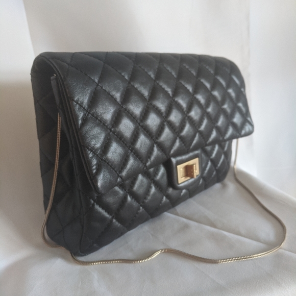 chanel classic quilted bag